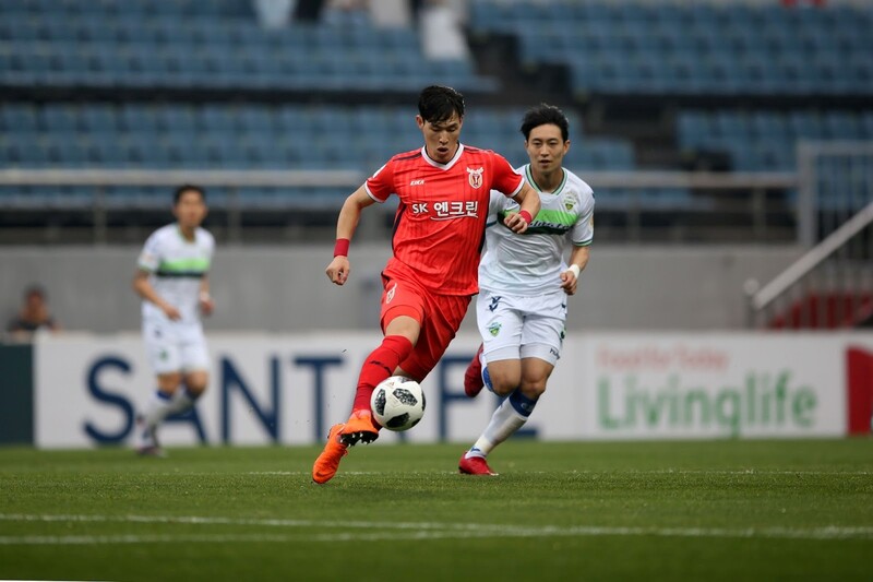 Jeju SK vs Pohang Steelers - Căng thẳng, quyết liệt