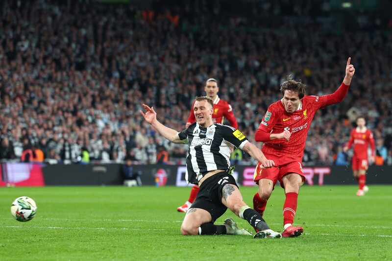 Newcastle vs Liverpool - Thắng lợi đầu tay cùng Adoni Iraola